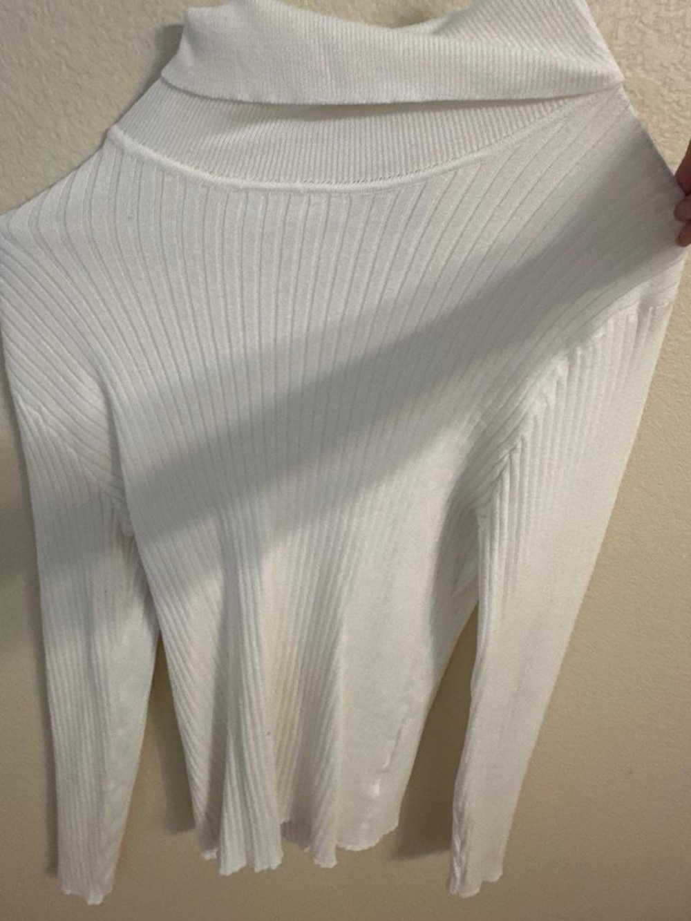 Women's White Ribbed Turtleneck Sweater - Lightweight Stretch